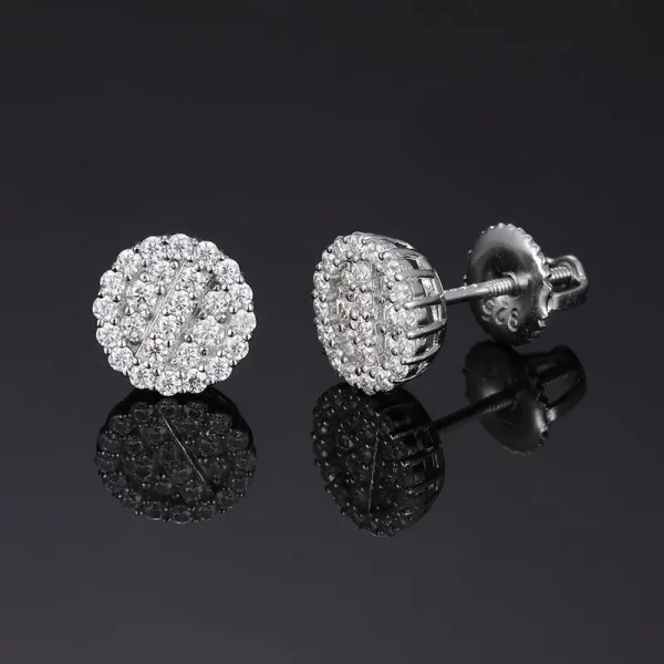 For those who prefer a sleek, modern look, the White Gold 925S Moissanite Cluster Stud Earring delivers both style and shine. Featuring an 8mm cluster of sparkling Moissanite stones, this earring is plated in white gold, offering a refined yet edgy Hip Hop aesthetic. Hypoallergenic and durable, it's designed for both casual and formal wear, adding a touch of luxury to any outfit. The White Gold finish enhances the overall brilliance, making it a must-have for your Hip Hop jewelry collection.