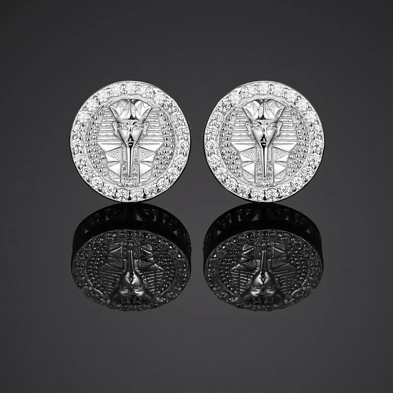 The White Gold 925S Moissanite Pharaoh Stud Earring offers a unique fusion of historical symbolism and Hip Hop style. Featuring a Pharaoh design surrounded by brilliant Moissanite stones, this white gold-plated earring delivers a striking mix of elegance and power. Hypoallergenic and durable, it¡¯s crafted for comfort and long-lasting wear. Whether you¡¯re adding a statement piece to your everyday look or elevating your style for a special event, the White Gold Pharaoh Stud Earring is sure to impress.