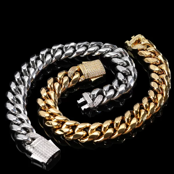 Elevate your wrist style with the Iced Stainless Steel Cuban Link Bracelet in White Gold - 10/12mm. Featuring a thick Cuban link design, this stainless steel bracelet is finished with a gleaming White Gold Plating and iced out with VVS Simulated Diamonds. Its 10/12mm size gives it a bold presence, making it a standout piece for any wardrobe. Waterproof and scratch-resistant, it¡¯s perfect for casual and formal wear alike.