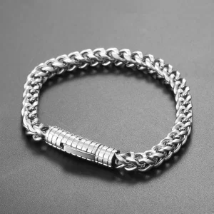 The Stainless Steel Rope Bracelet in White Gold - 6mm is perfect for those who prefer a sleek, minimalist design. Crafted from Stainless Steel and finished with White Gold Plating, this bracelet offers a refined, understated look. Its 6mm width makes it perfect for layering or wearing solo, adding subtle sophistication to your outfit. Ideal for Hip Hop fans who appreciate modern style, this White Gold bracelet delivers both elegance and versatility, making it a staple accessory for any collection.