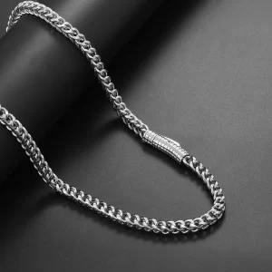 Shine bright with the Stainless Steel Rope Chain in White Gold - 6mm. This sleek chain is plated with a brilliant White Gold finish, giving it a modern and sophisticated look. Made from durable stainless steel, it¡¯s perfect for daily wear and layering with other chains. Whether you¡¯re going for a casual or formal look, this chain adds the perfect touch of luxury to your style, ensuring both durability and a sleek, polished appearance.