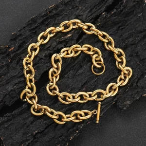 Elevate your style with the Stainless Steel 18K Gold Rolo Chain in Yellow Gold. This bold 12mm chain is crafted from durable stainless steel and coated with a luxurious 18K Yellow Gold plating, giving it a rich, polished finish. Its thick links ensure both durability and a standout look, making it ideal for those who want to add a touch of elegance to their wardrobe. Whether you're layering it or wearing it solo, the Yellow Gold finish makes it perfect for both formal events and casual outings, adding sophistication to any ensemble.