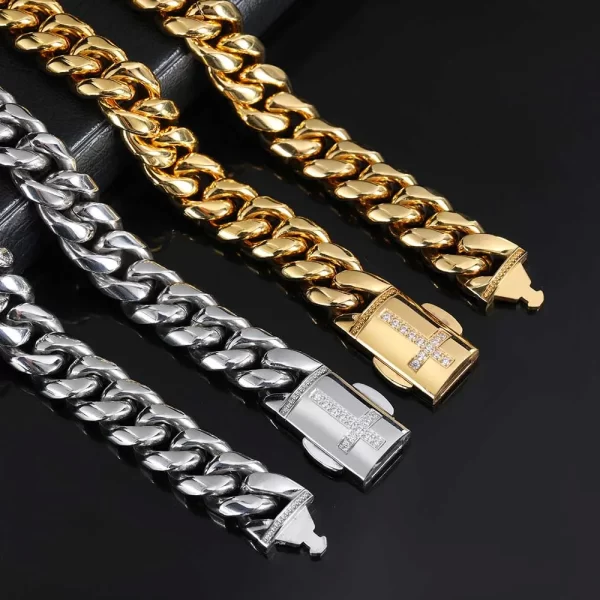 The Iced Cross Stainless Steel Miami Cuban Link Bracelet in Yellow Gold - 12mm combines bold Hip Hop style with timeless elegance. Featuring prong-set VVS Simulated Diamonds, this bracelet delivers unmatched brilliance, while the Yellow Gold finish adds a touch of luxury. The 12mm width makes it perfect for adding a bold statement to any outfit. Whether for special occasions or everyday wear, this bracelet is designed to stand out with its modern design and luxurious finish.