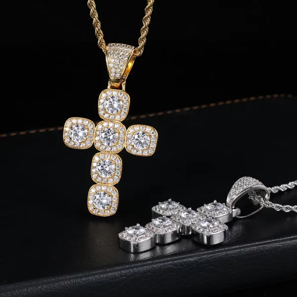 The White Gold Iced Cross Tennis Pendant is a stunning fusion of faith and high-end Hip-Hop fashion. With a tennis-style chain and an intricately encrusted cross, this pendant shines with premium White Gold plating. It¡¯s hypoallergenic, scratch-resistant, and waterproof, offering both style and durability for everyday wear or special events. The pendant¡¯s detailed craftsmanship ensures a high-shine, luxury look, making it perfect for adding a spiritual yet fashionable statement to your outfit. Whether you¡¯re dressing up or going casual, this pendant is a standout piece.