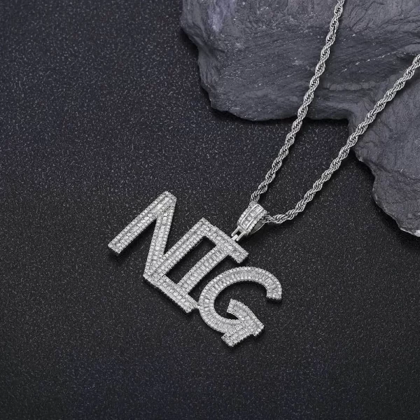 The Custom Letter Pendant in White Gold offers a personalized statement piece for those who want to stand out. Crafted in White Gold-plated material, this pendant allows you to customize it with initials, names, or special words, reflecting your unique personality. Hypoallergenic, waterproof, and scratch-resistant, it’s designed for everyday wear while maintaining its luxurious finish. Whether as a gift or a self-expression piece, this pendant combines bold Hip-Hop style with personalized flair, making it a standout addition to any collection.